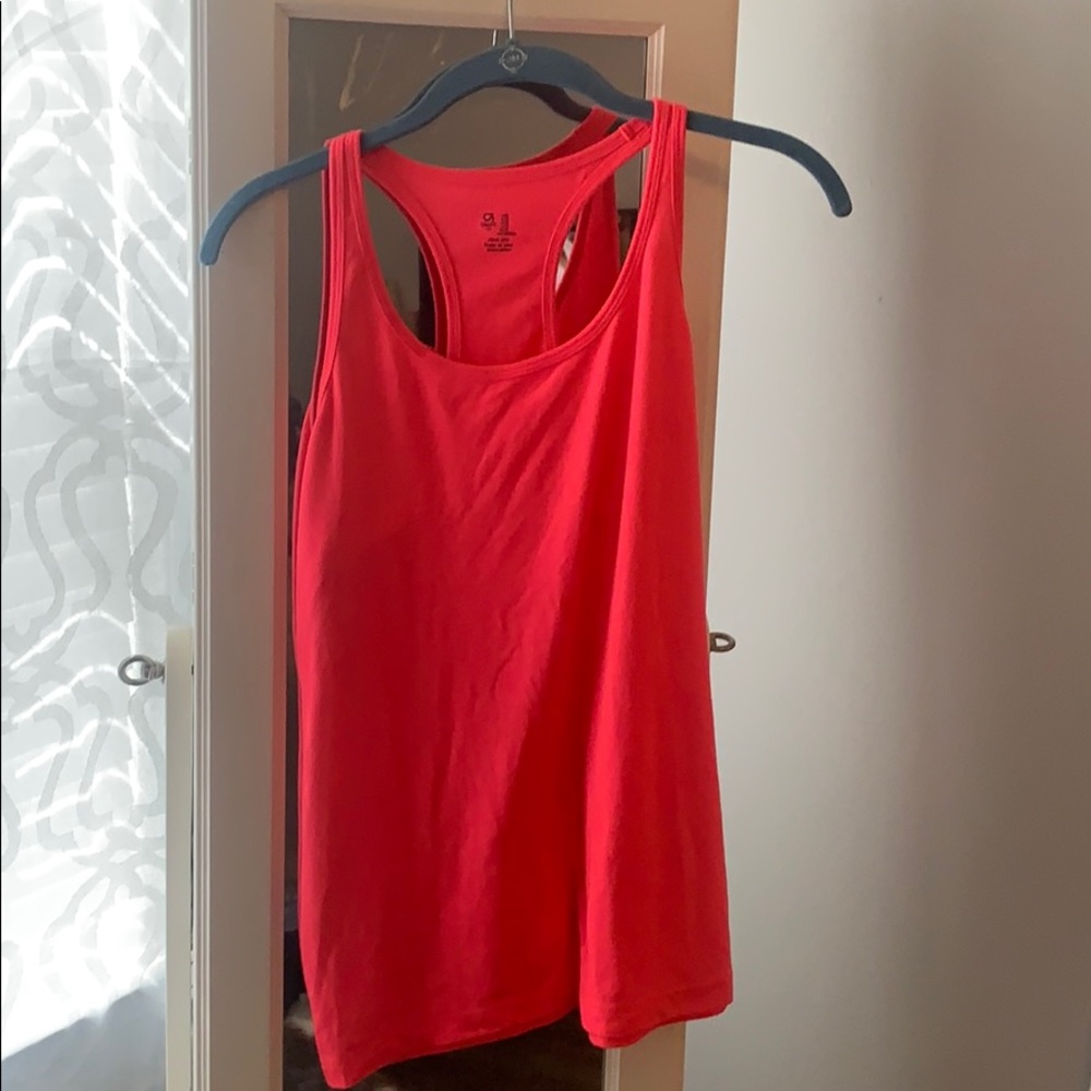 Gap women’s workout tank